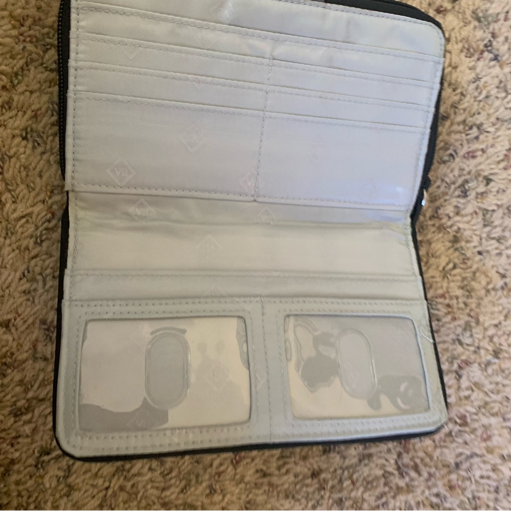 Wallet - Picture 2 of 5
